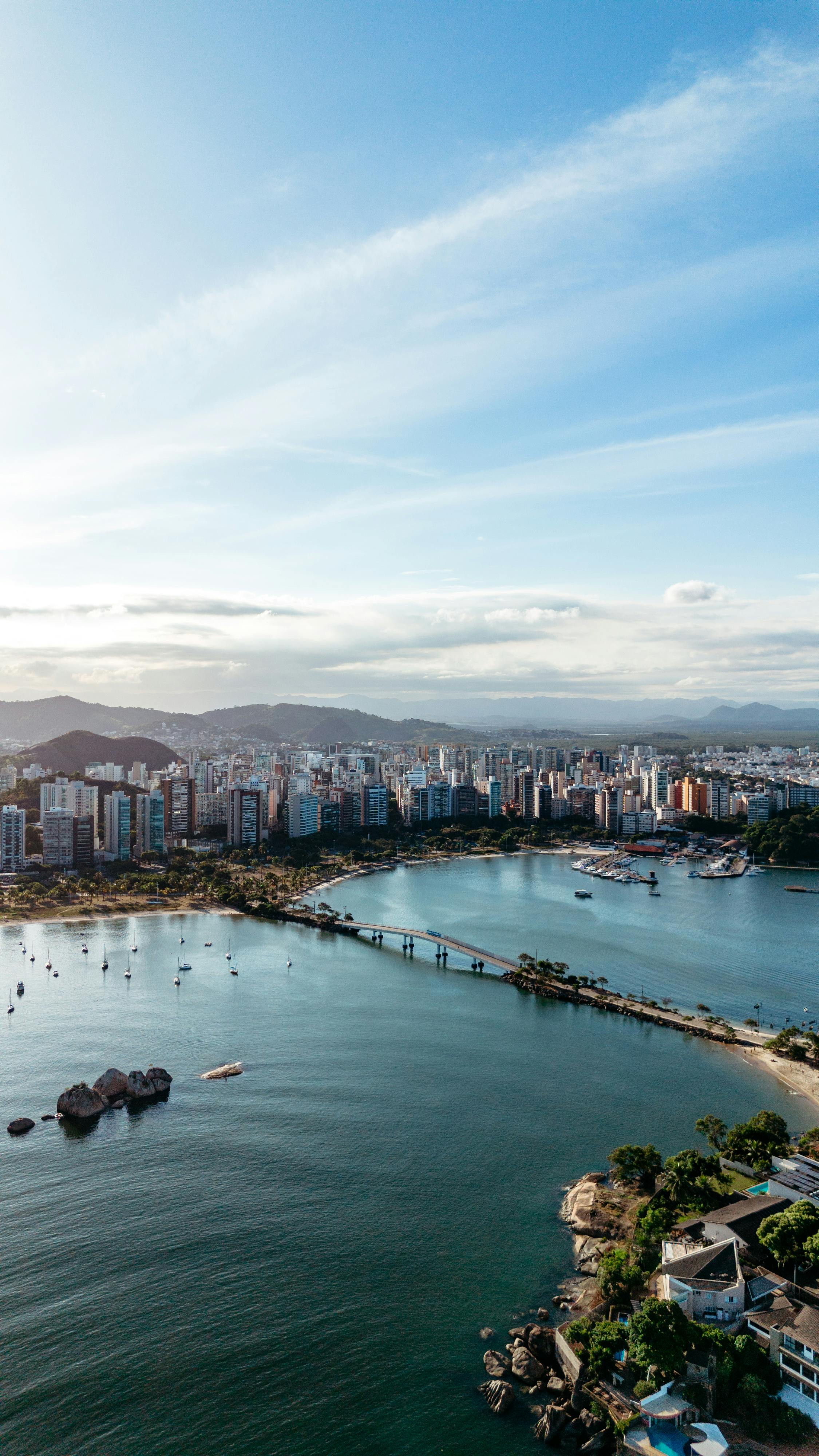 Vitória: A Capital Capixaba que Encanta pela Beleza e Qualidade de Vida Vitória: A Capital Capixaba que Encanta pela Beleza e Qualidade de Vida